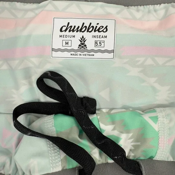 Chubbies Shorts Mens Medium The Quests 5.5" Training Compression 2.0 Lined Aztec - Picture 4 of 9